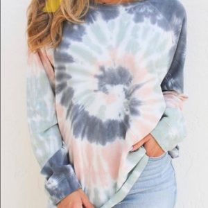Long sleeve tie dye tee.